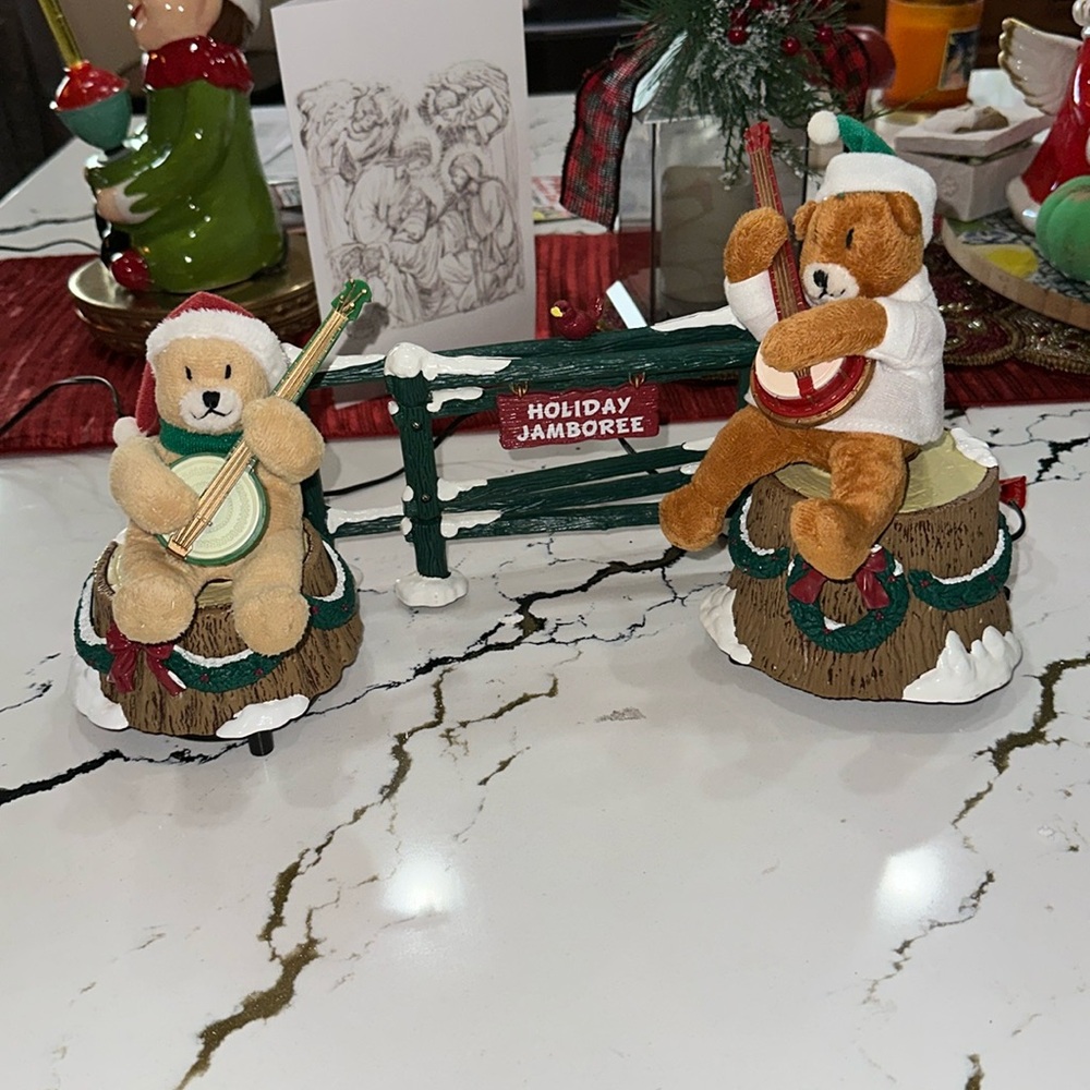 Dueling Banjo Bears